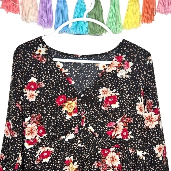 Torrid Black Leopard Floral Peplum Chablis Corset Back Top 3/4 Sleeves - Picture 14 of 16